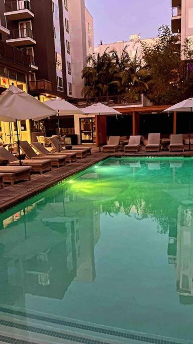 Downtown Penthouse W Luxury Gym-pool-near Universal Hollywood *