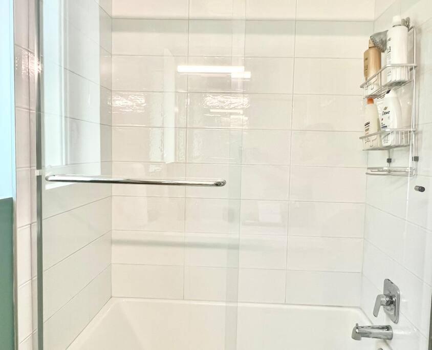 Designer Hollywood Penthouse With Private Balcony On Sunset Apartment *