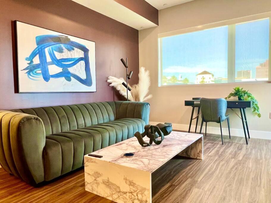 Designer Hollywood Penthouse With Private Balcony On Sunset Apartment Los Angeles