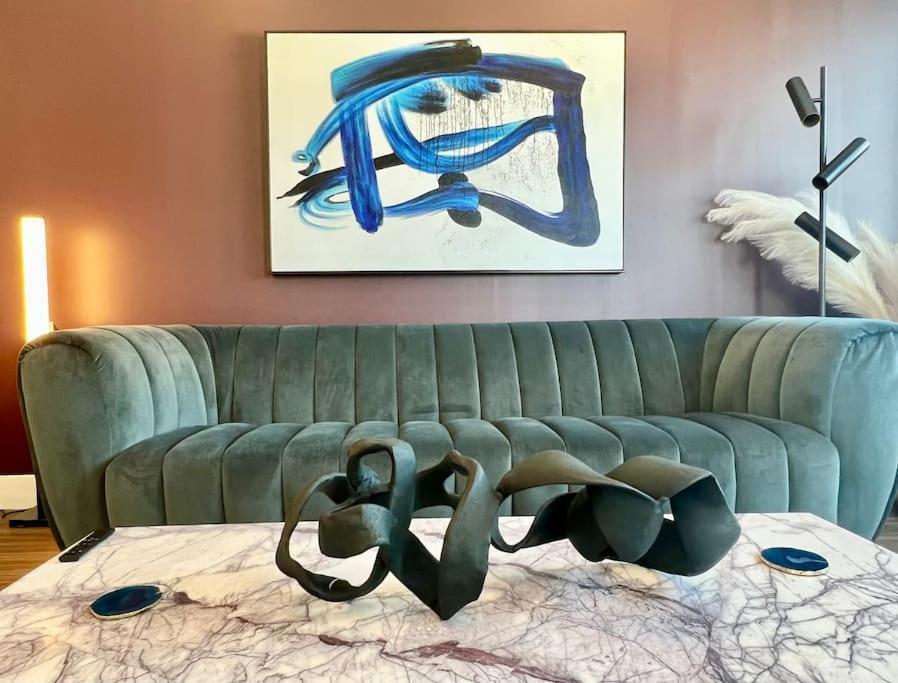 Apartment Designer Hollywood Penthouse With Private Balcony On Sunset Los Angeles