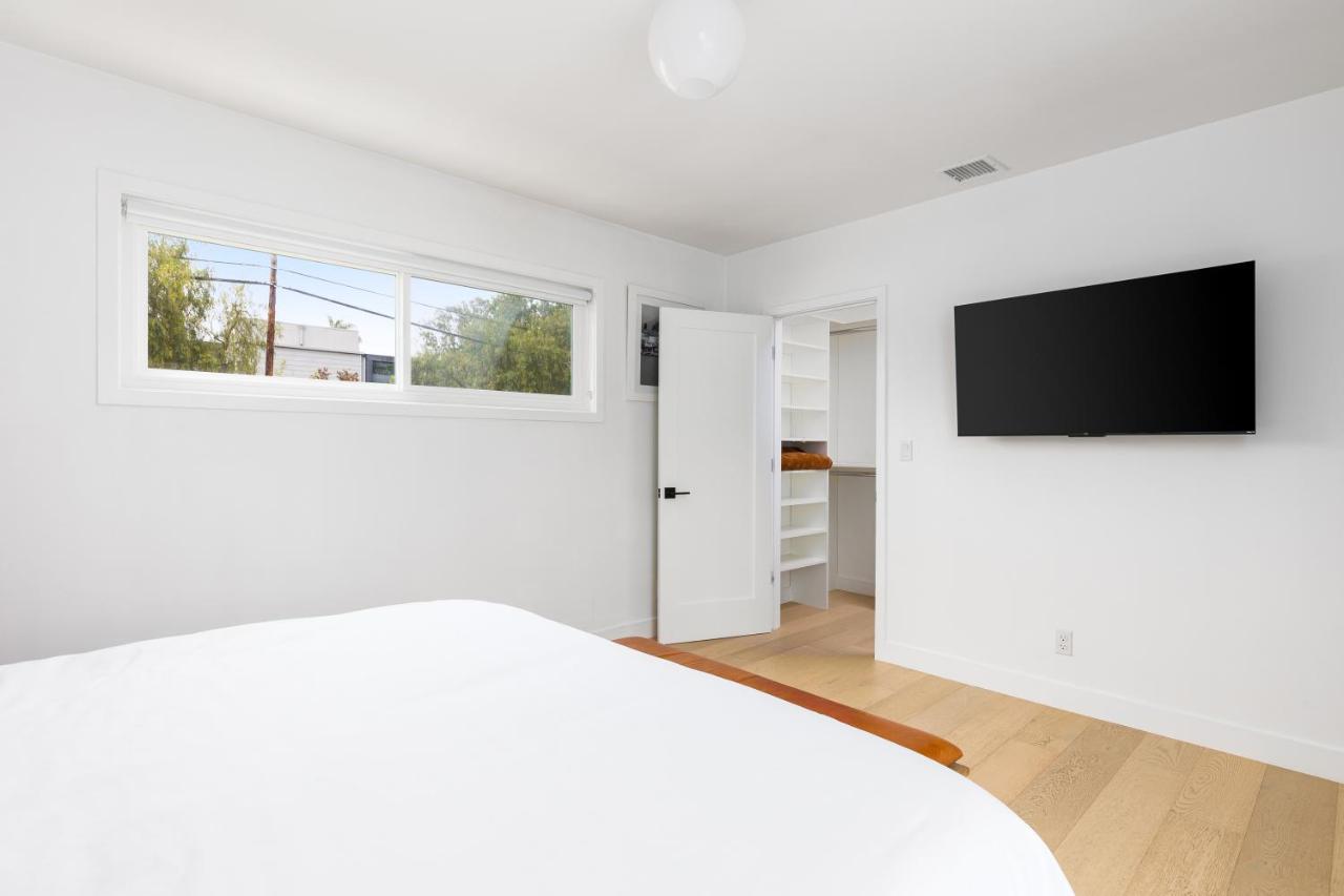 Beautiful 3 Bedroom In Mar Vista Acomodação com café da manhã  Los Angeles