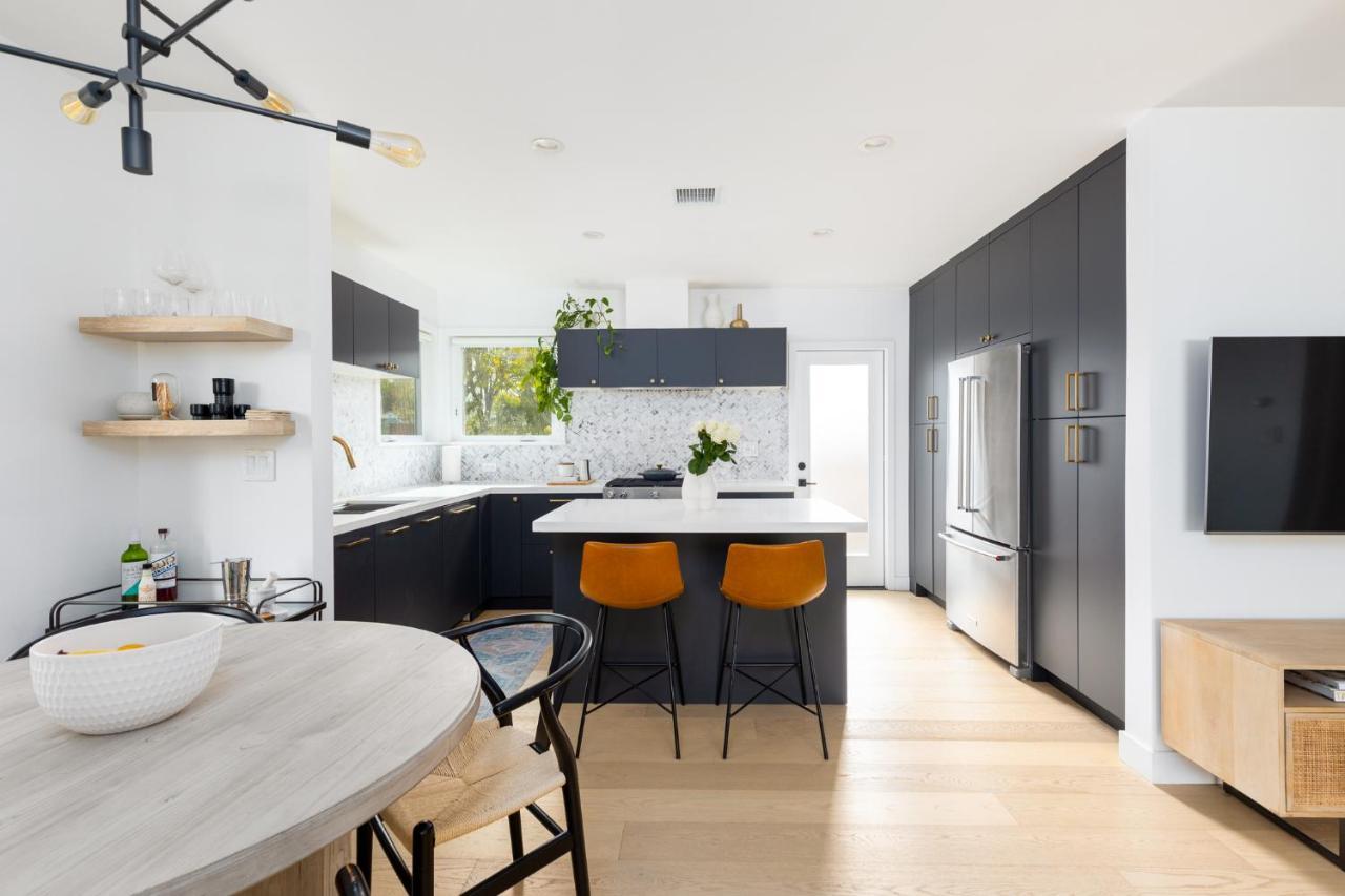Acomodação com café da manhã  Beautiful 3 Bedroom In Mar Vista *