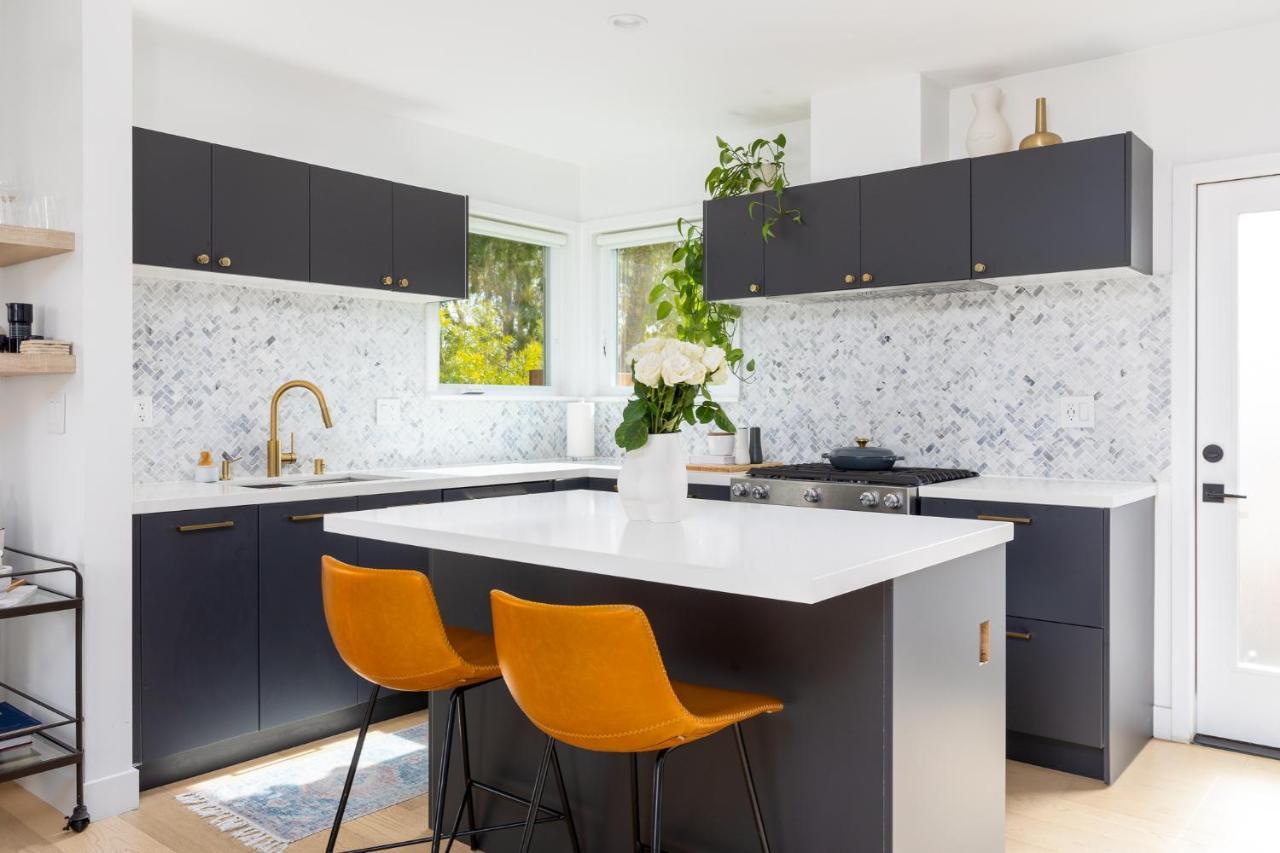 Beautiful 3 Bedroom In Mar Vista Acomodação com café da manhã  *