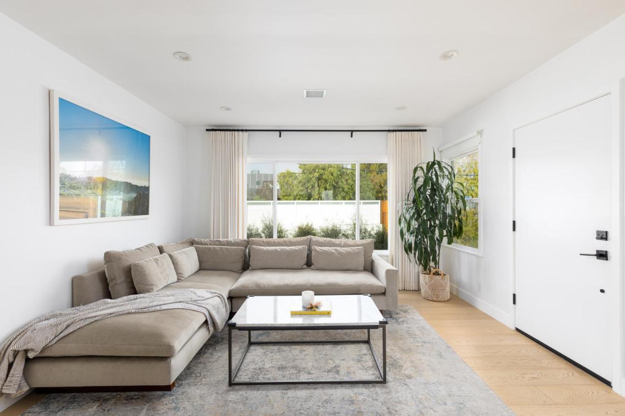 Beautiful 3 Bedroom In Mar Vista Acomodação com café da manhã  Los Angeles