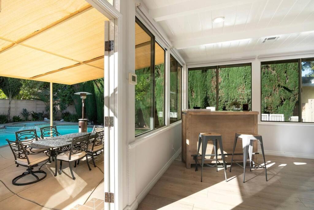Large With Pool + Jacuzzi * Los Angeles