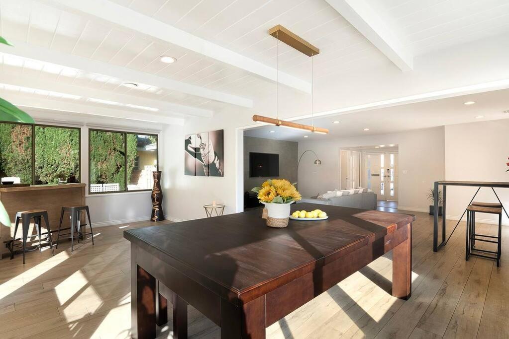 Large With Pool + Jacuzzi