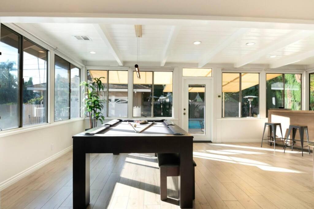 Large With Pool + Jacuzzi * Los Angeles