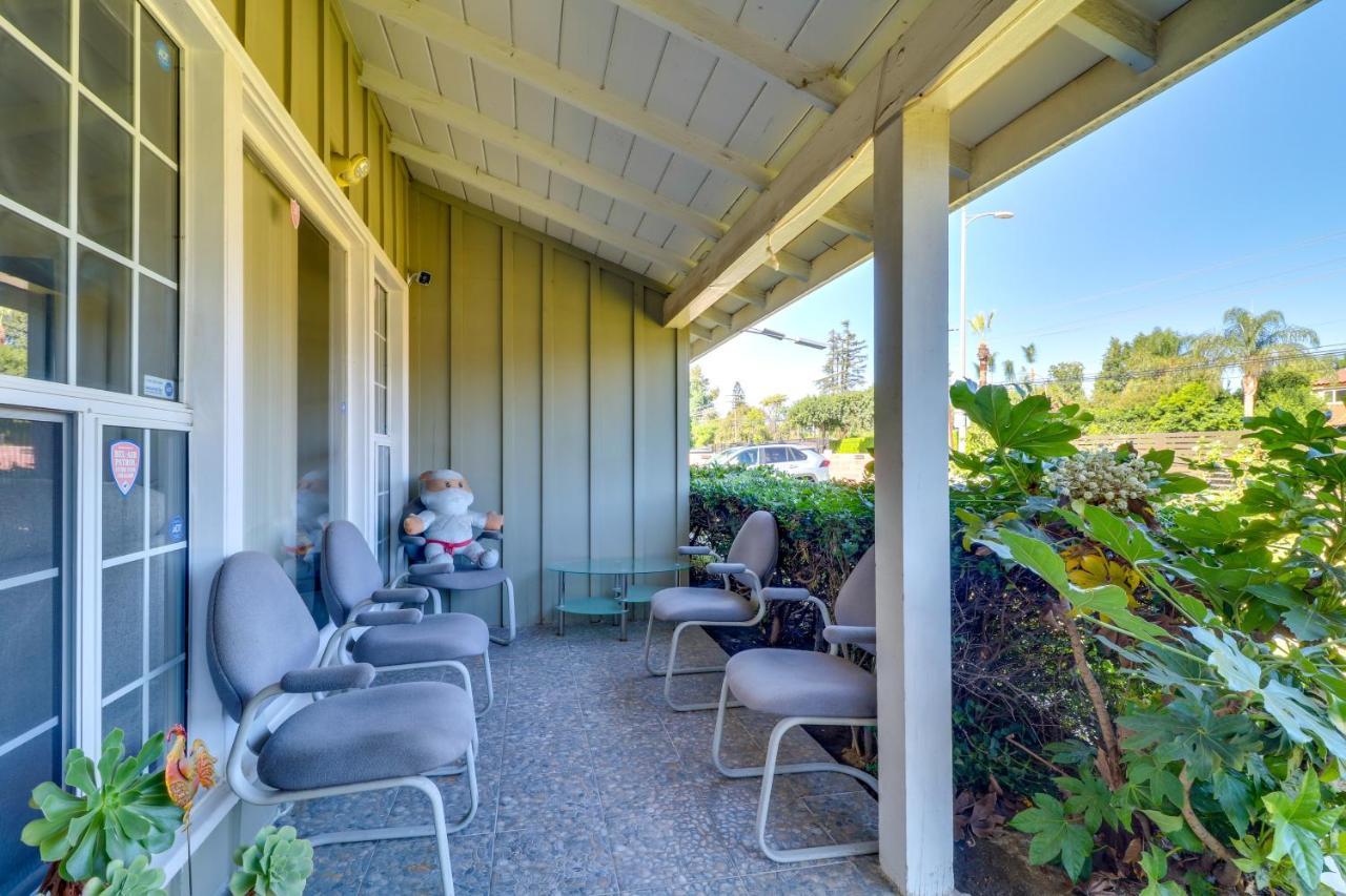 North Hills Oasis With Private Pool, Near Golfing