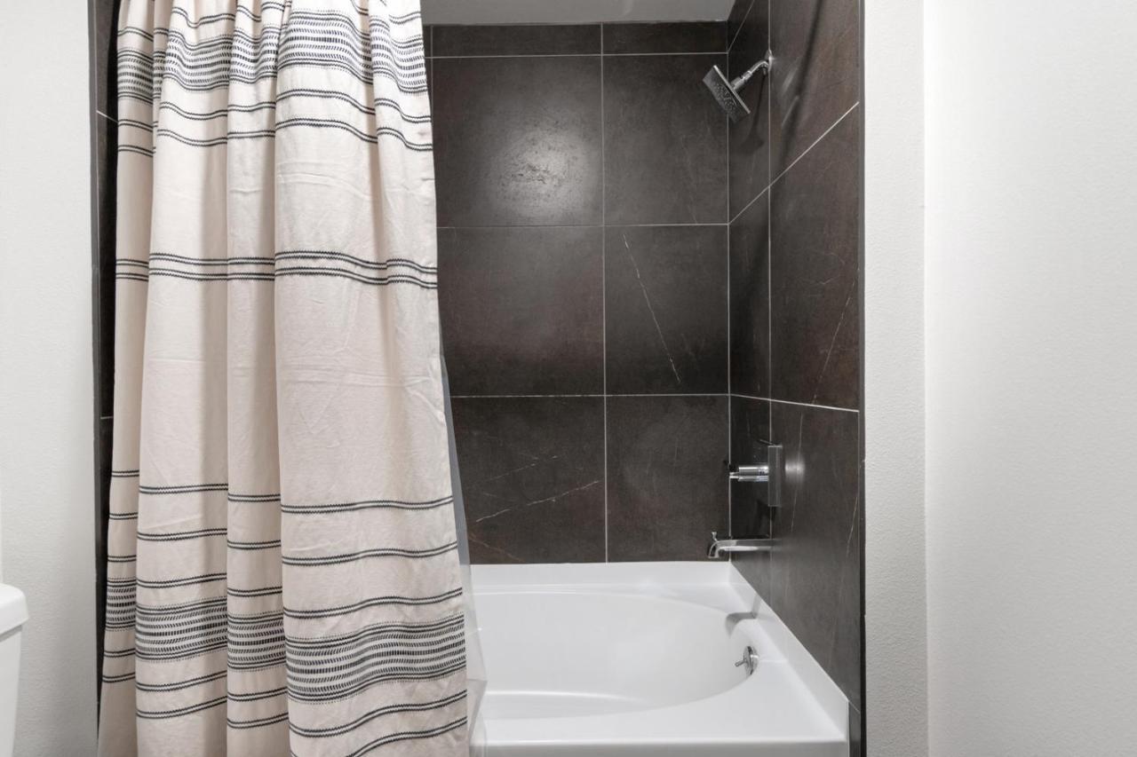 Playa Vista 2br W Pool Gym Wd Nr 405 Lax-989 Los Angeles