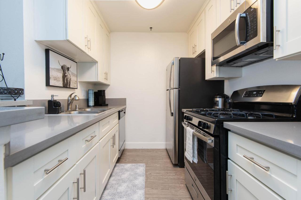 Apartment Luxury One Bedroom Free Parking&pool