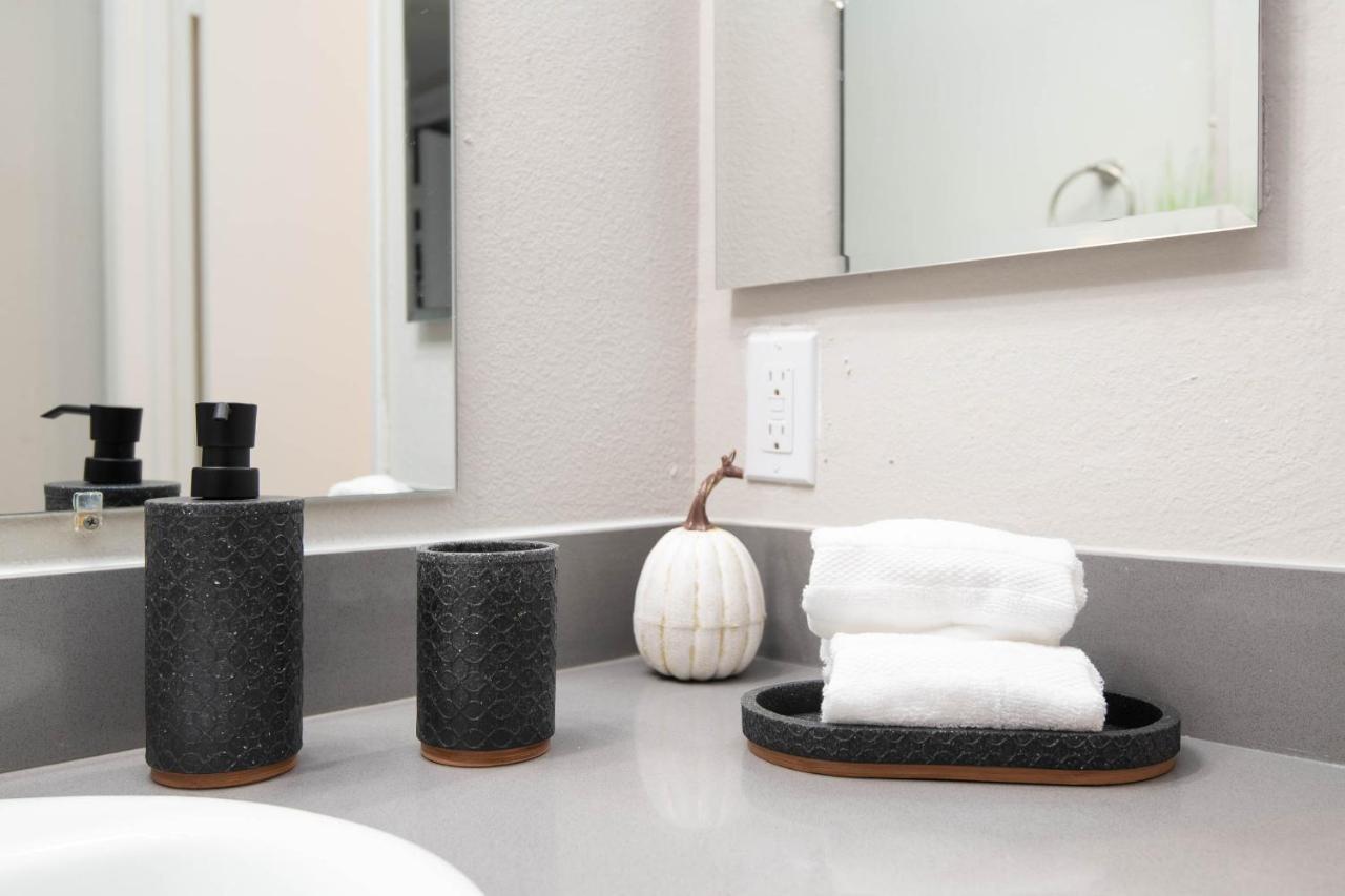 Luxury One Bedroom Free Parking&pool