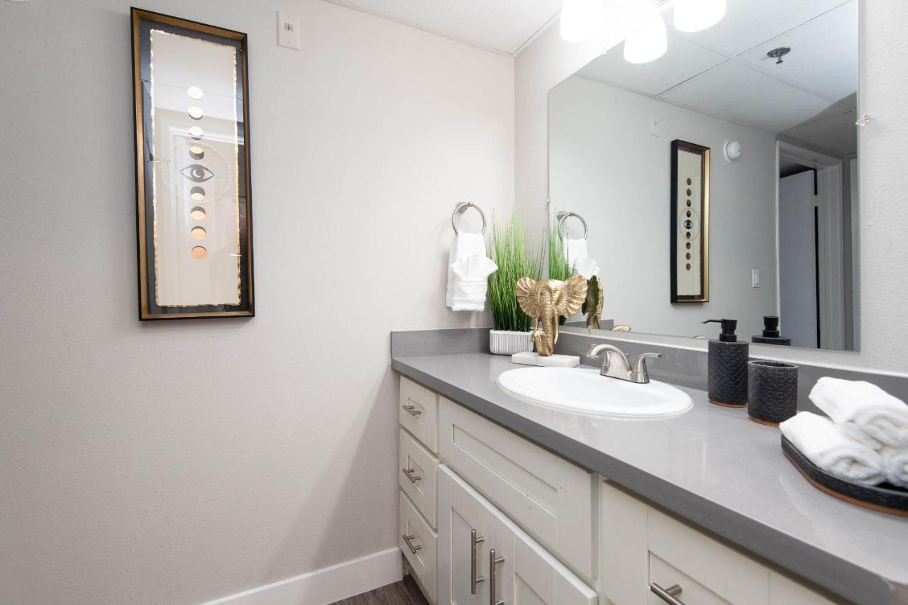 Luxury One Bedroom Free Parking&pool *