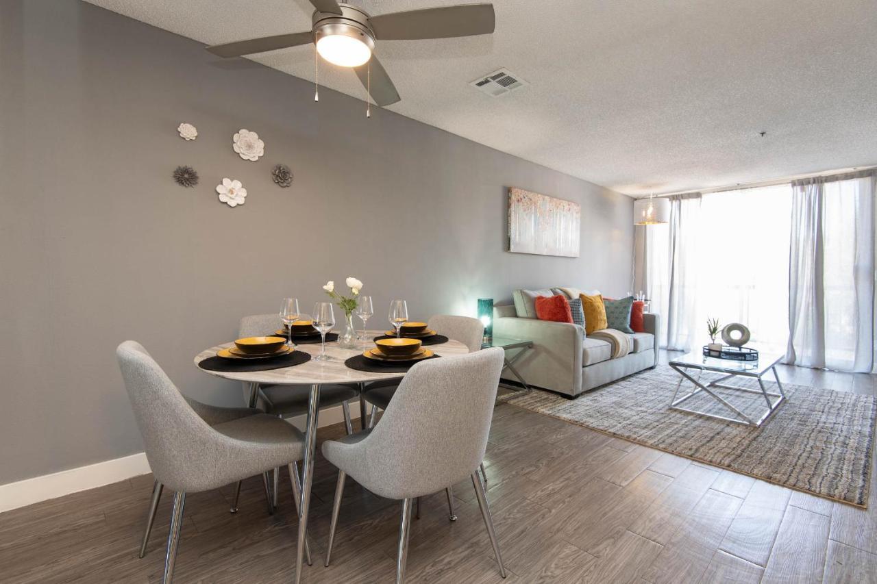 Apartment Luxury One Bedroom Free Parking&pool
