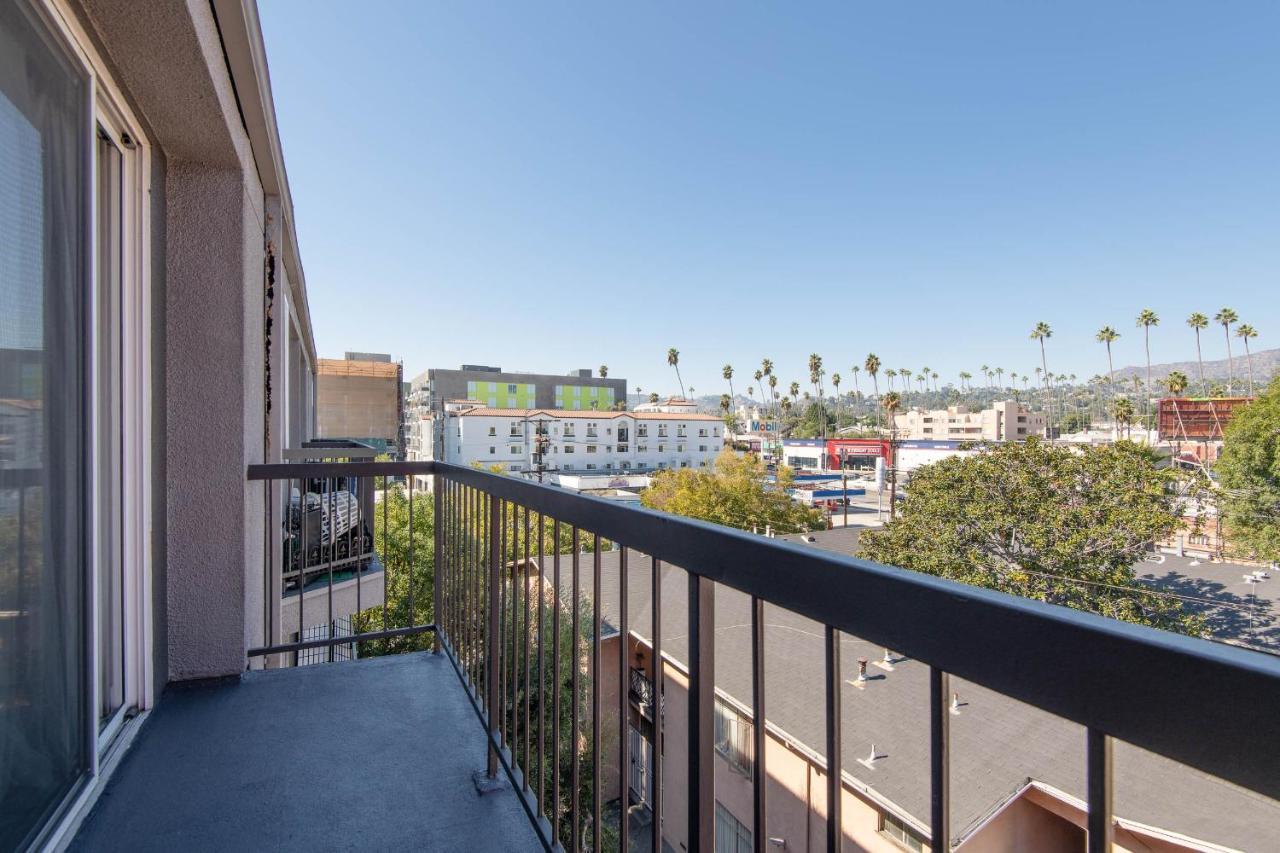 Luxury One Bedroom Free Parking&pool Los Angeles