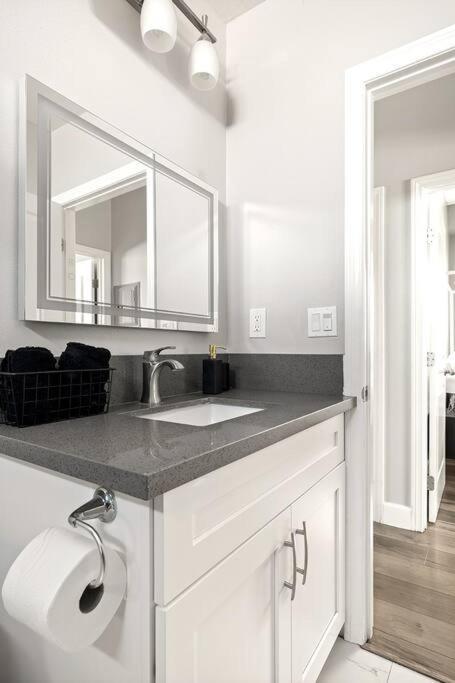 Apartamento New Luxury Townhome Sleeps 9 Near Usc/dtla/expo *