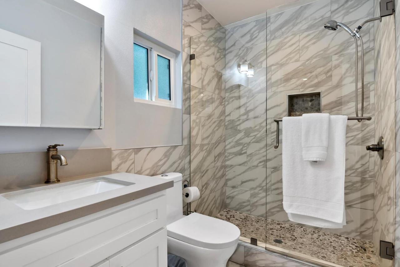 Lovely North Hollywood House Near Universal *