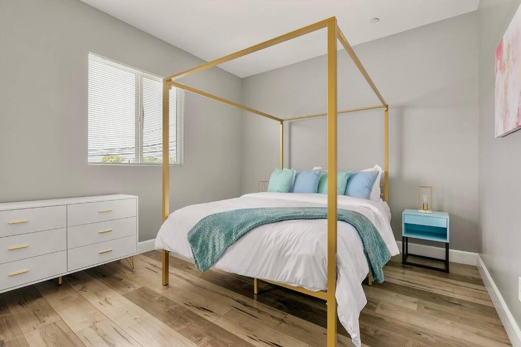 Fun Mid-city New Sleeps 10 Near Usc/dtla/expo *