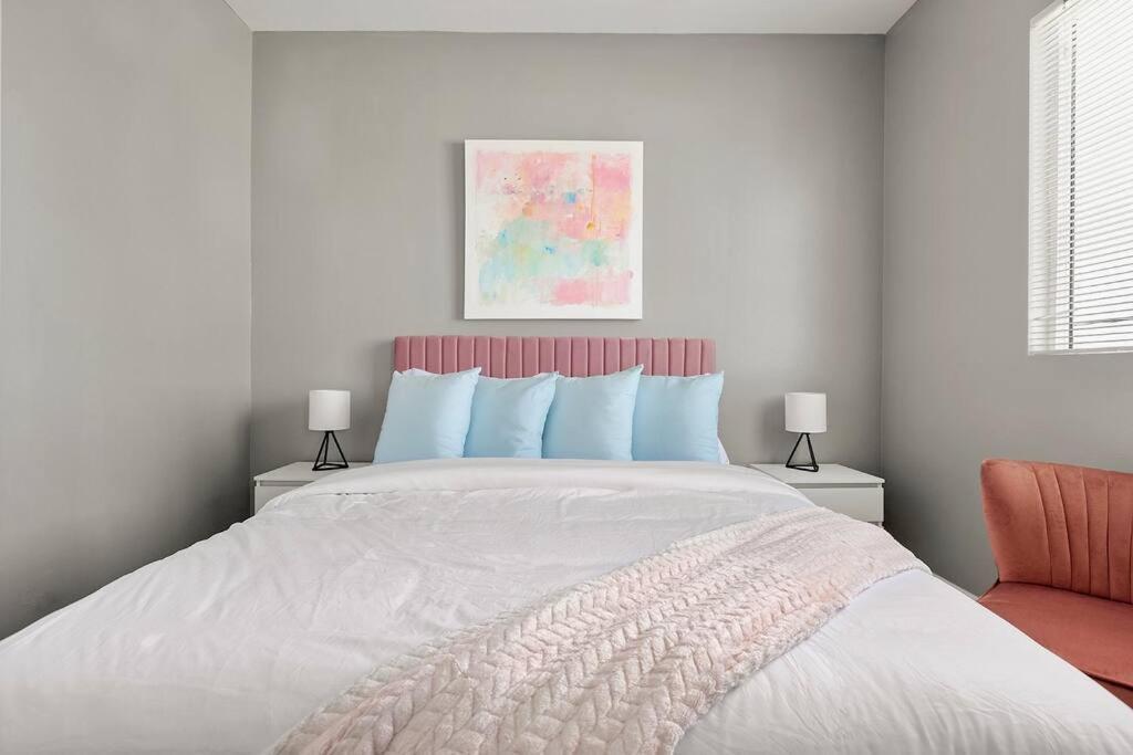 Fun Mid-city New Sleeps 10 Near Usc/dtla/expo *