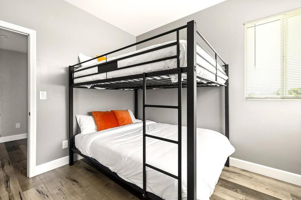 Fun Mid-city New Sleeps 10 Near Usc/dtla/expo Apartamento Los Angeles