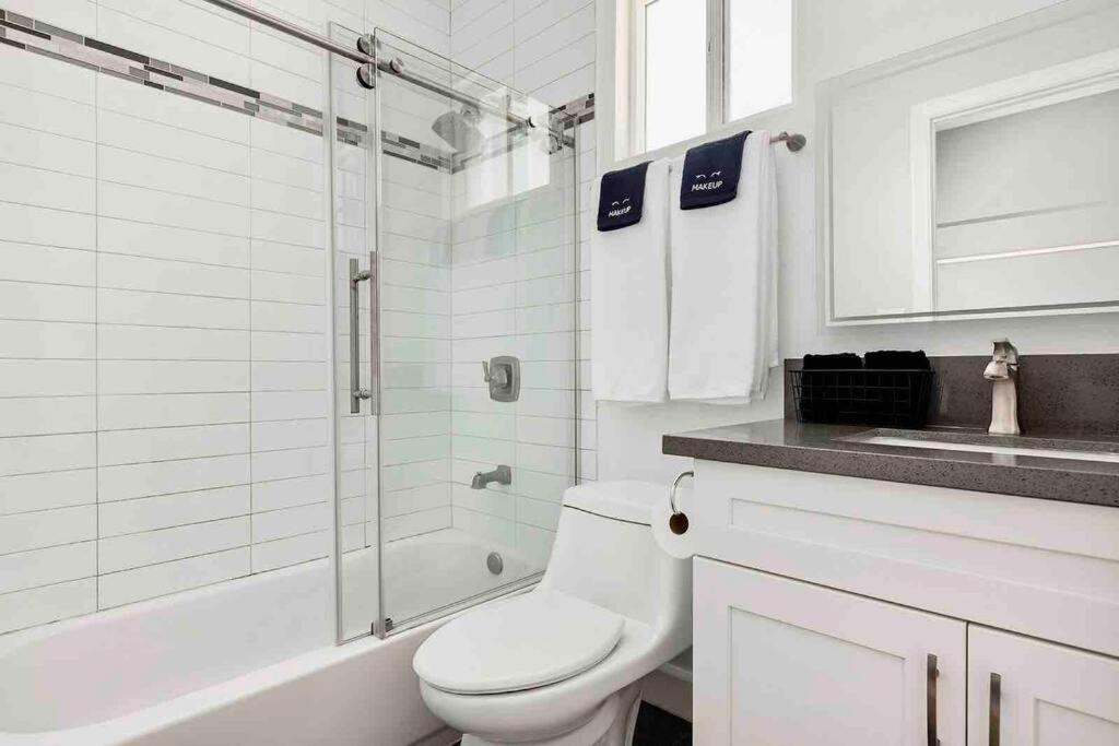 New Luxury Townhome Sleeps 9 Near Usc/dtla/expo