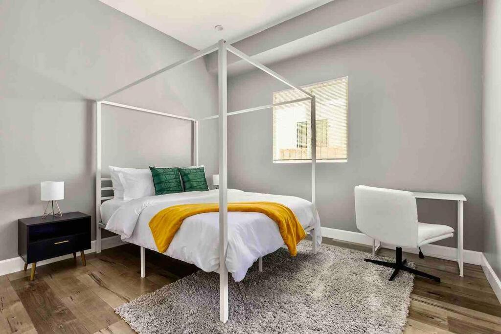 New Luxury Townhome Sleeps 9 Near Usc/dtla/expo *
