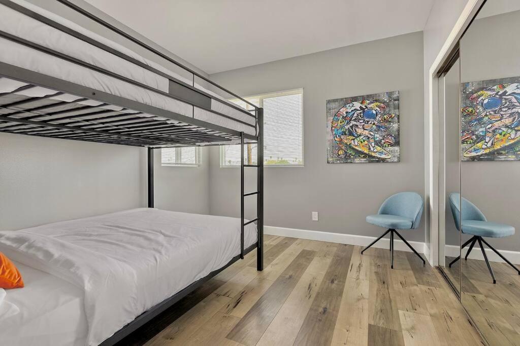 Fun Mid-city New Sleeps 10 Near Usc/dtla/expo