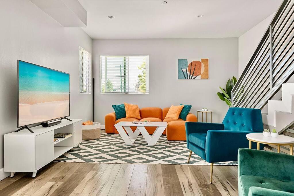 Fun Mid-city New Sleeps 10 Near Usc/dtla/expo *