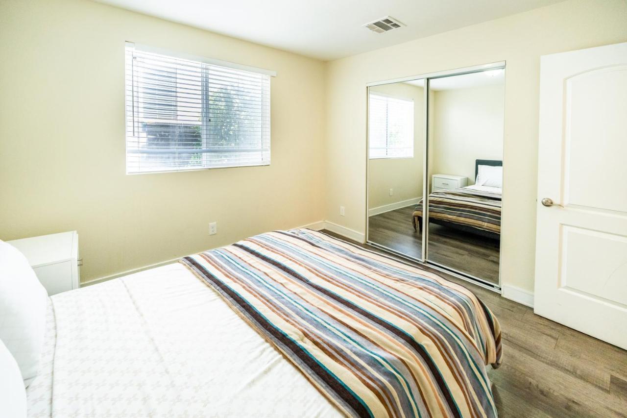 Large Chic 5-bedroom 3 Bathroom Clost To Downtown La Los Angeles