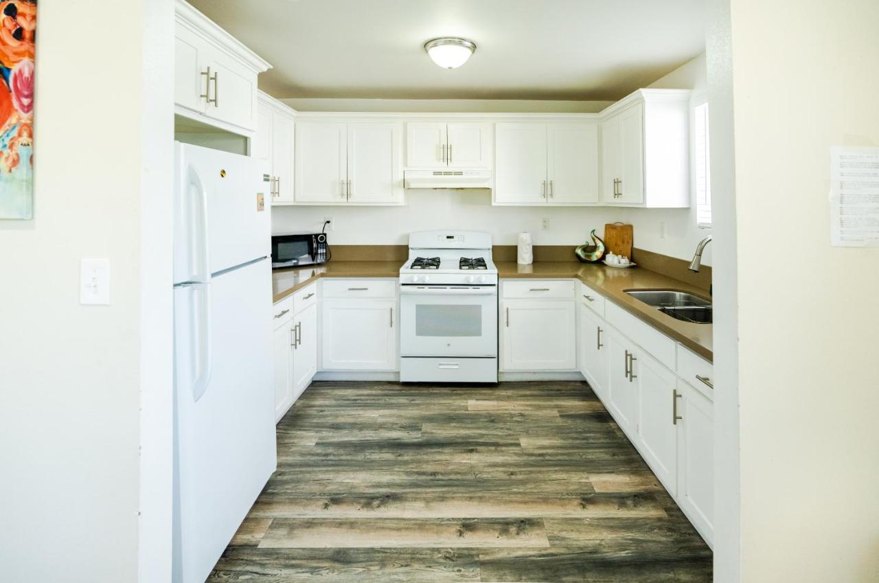 Large Chic 5-bedroom 3 Bathroom Clost To Downtown La *