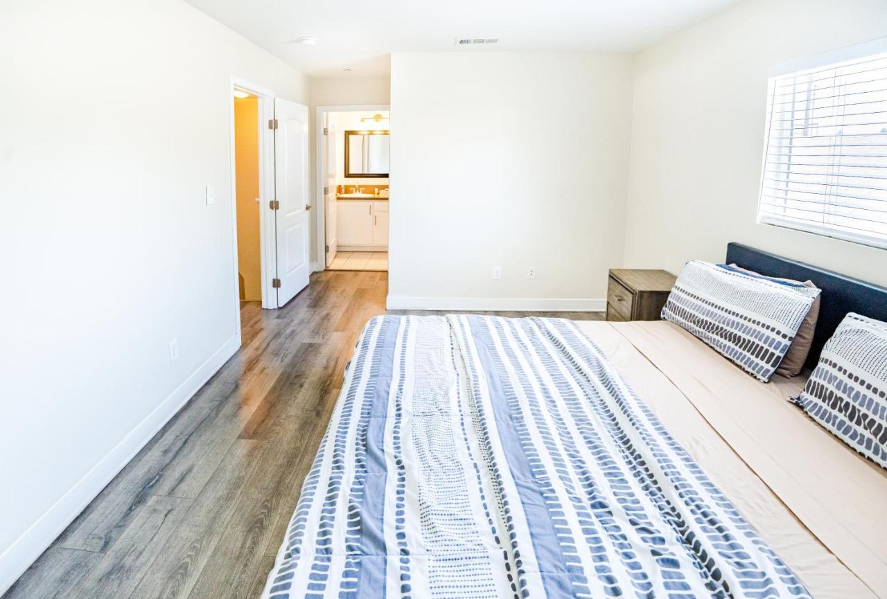 Large Chic 5-bedroom 3 Bathroom Clost To Downtown La