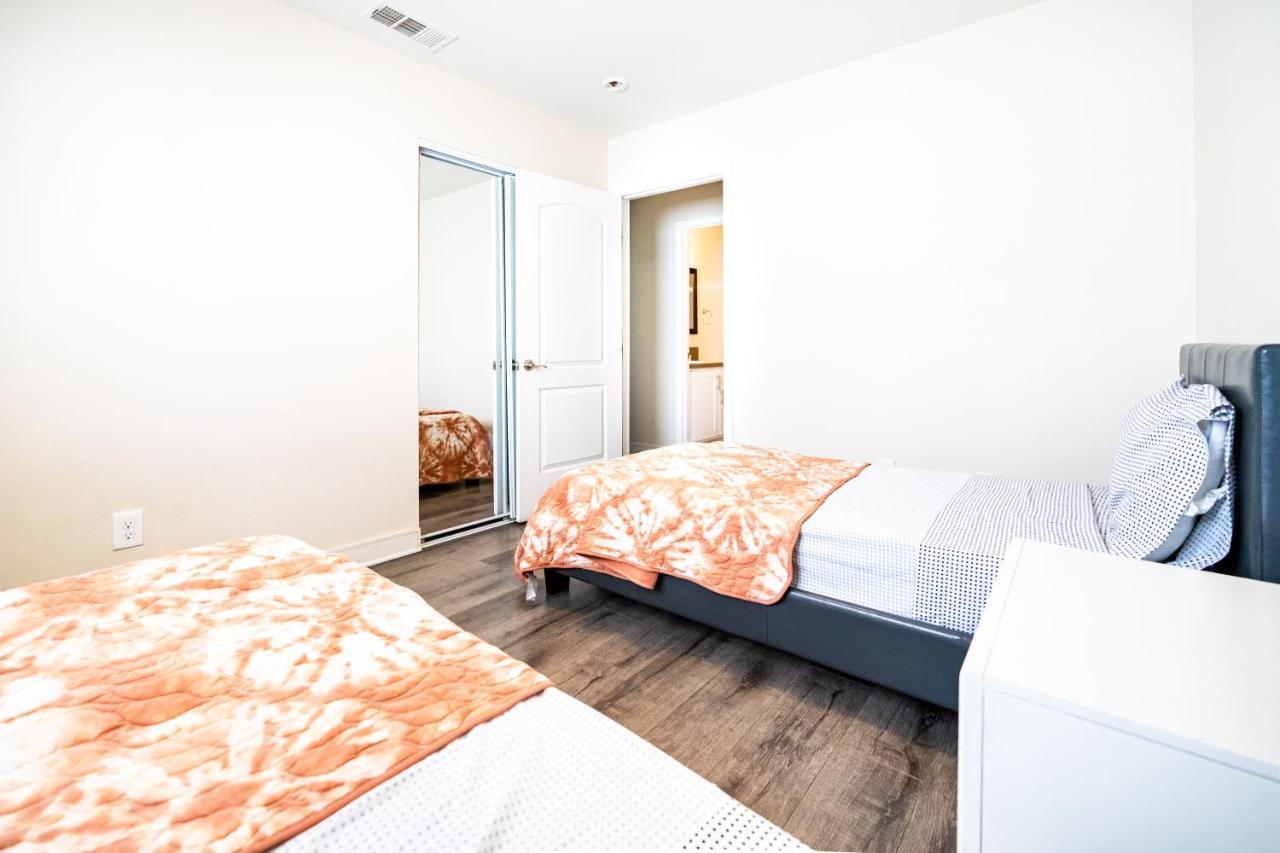 Large Chic 5-bedroom 3 Bathroom Clost To Downtown La Los Angeles
