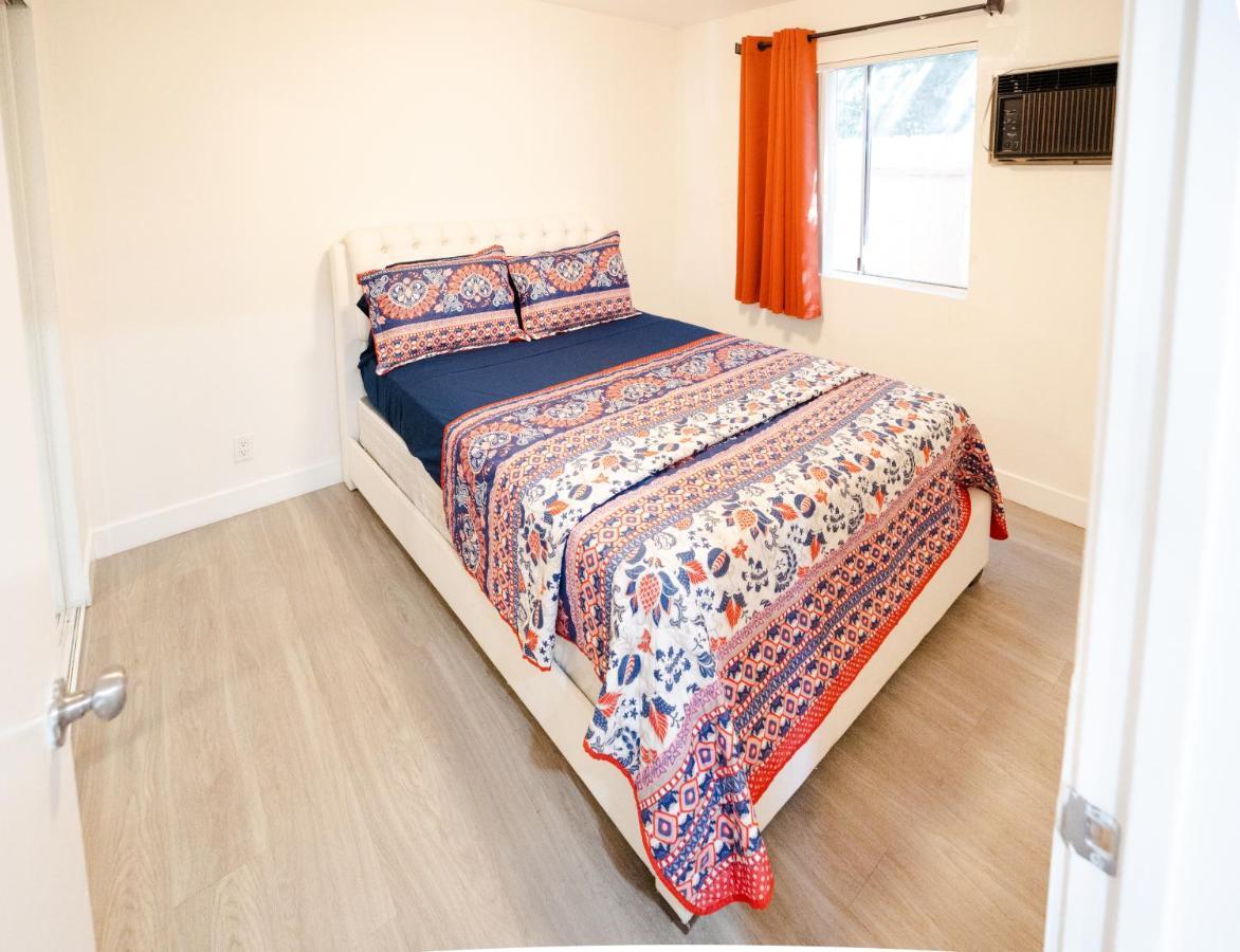 Cozy Small 2 Bedroom In Koreatown/hollywood