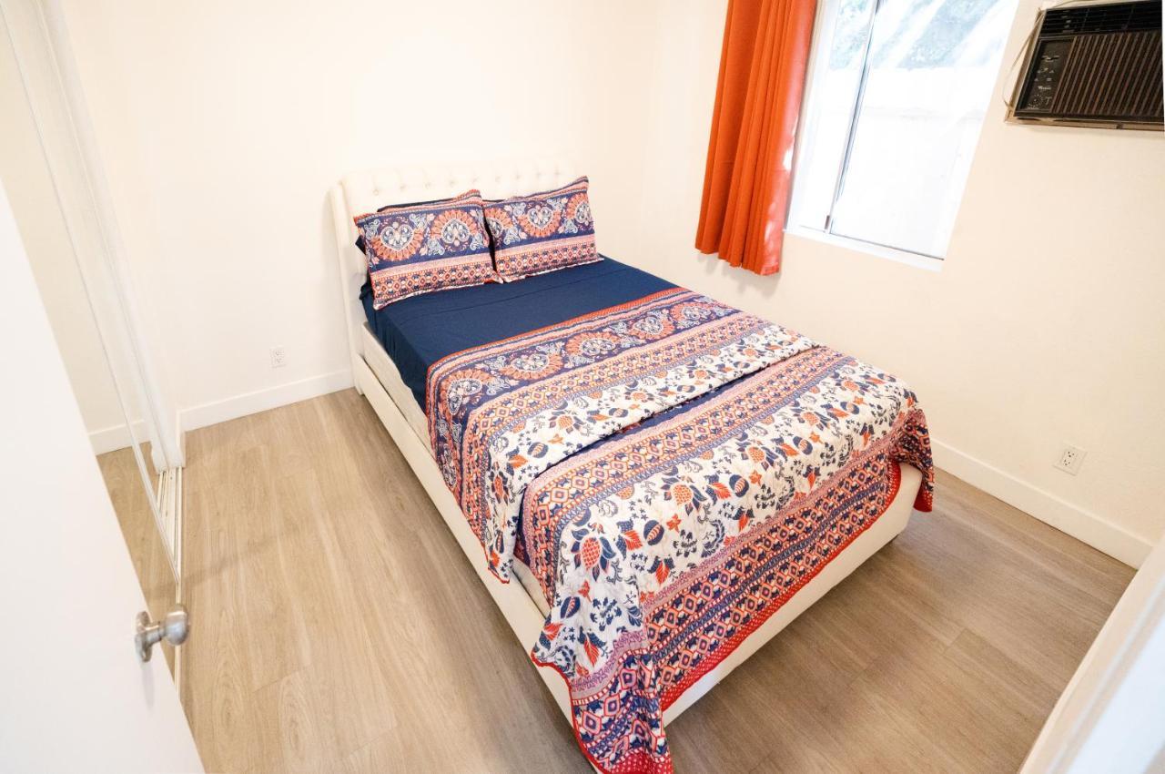 Cozy Small 2 Bedroom In Koreatown/hollywood
