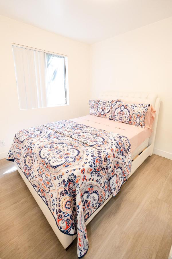Apartment Cozy Small 2 Bedroom In Koreatown/hollywood Los Angeles