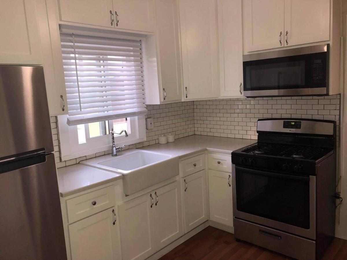Skyline Vitali Siesta Couch Quarters In Heart Of Echo Park Dtla Awaits Holiday home *