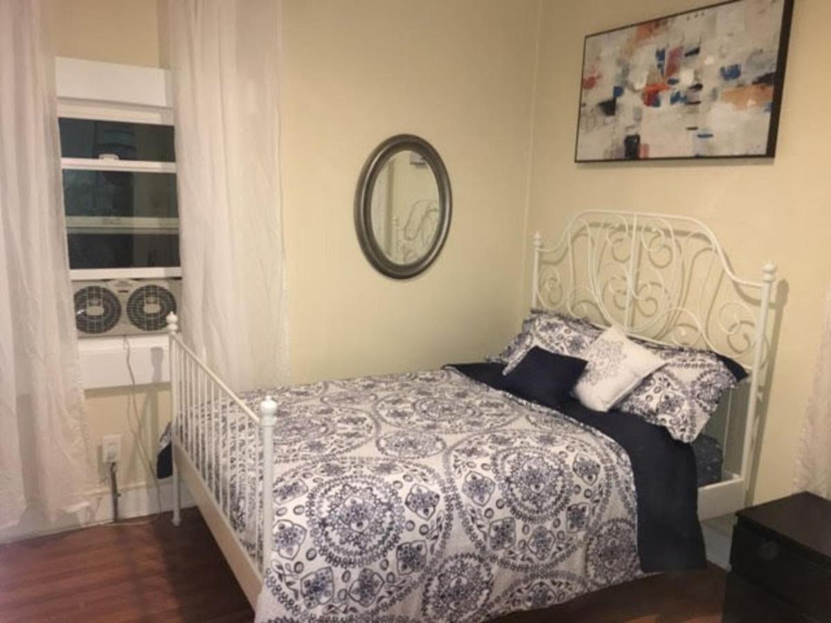 Skyline Vitali Siesta Couch Quarters In Heart Of Echo Park Dtla Awaits Holiday home Los Angeles