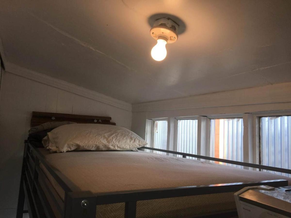 Skyline Vitali Siesta Couch Quarters In Heart Of Echo Park Dtla Awaits Los Angeles
