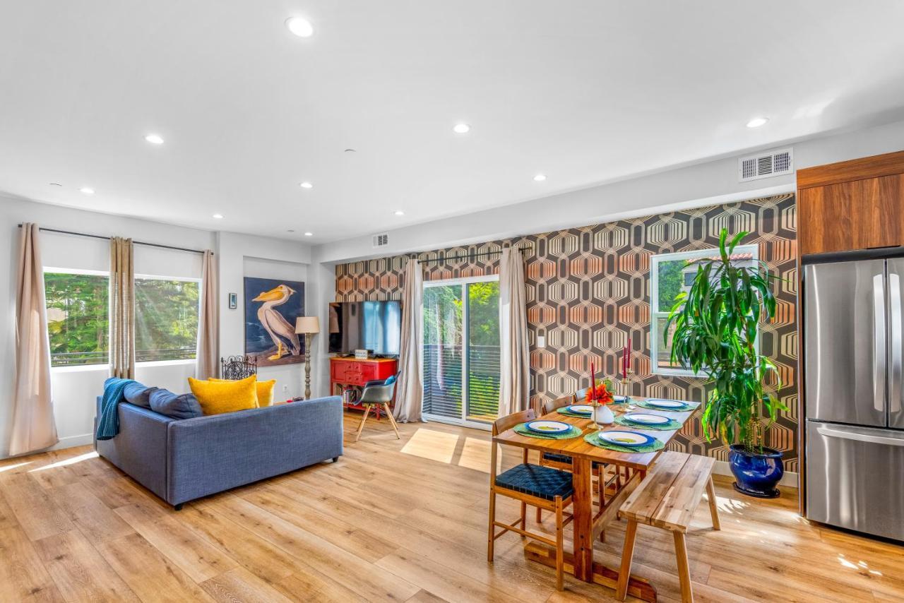 Apartment Stylish Sherman Oaks Townhouse 3bed + 3.5bath Master Los Angeles