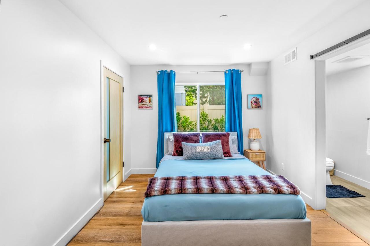 Stylish Sherman Oaks Townhouse 3bed + 3.5bath Master Apartment Los Angeles