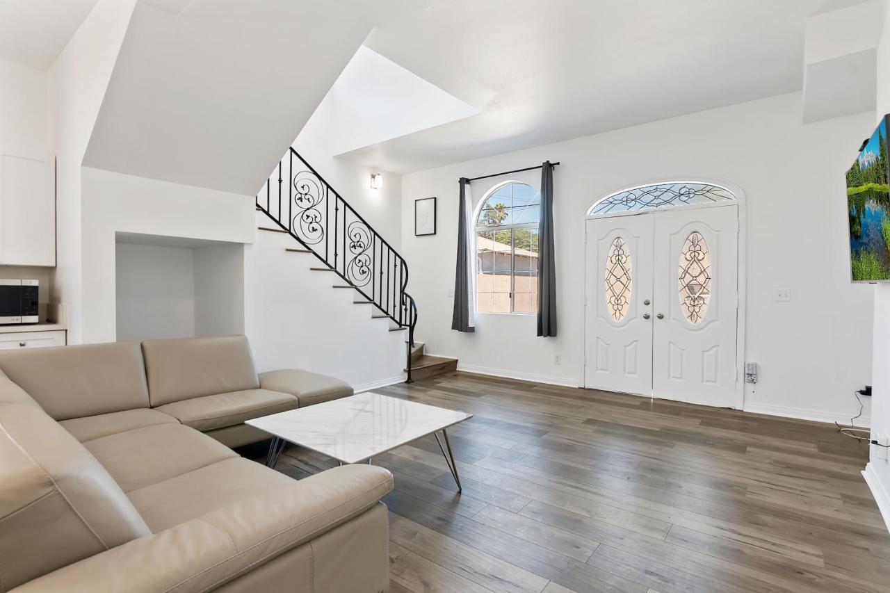 Modern Loft Close To Universal And Hollywood For 8 Apartment Los Angeles
