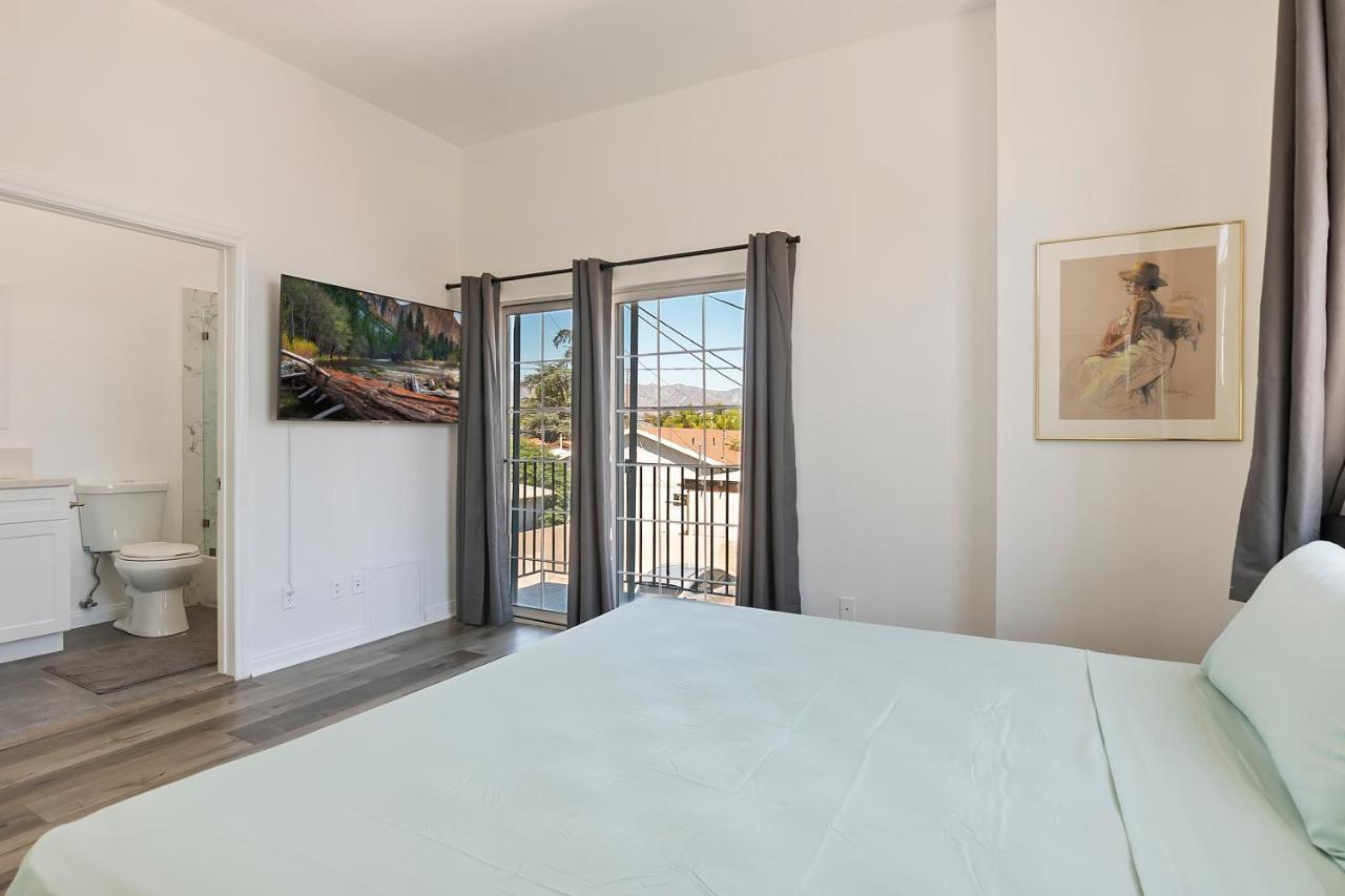 Spacious Private Gated Modern Loft Close To Universal And Hollywood * Los Angeles
