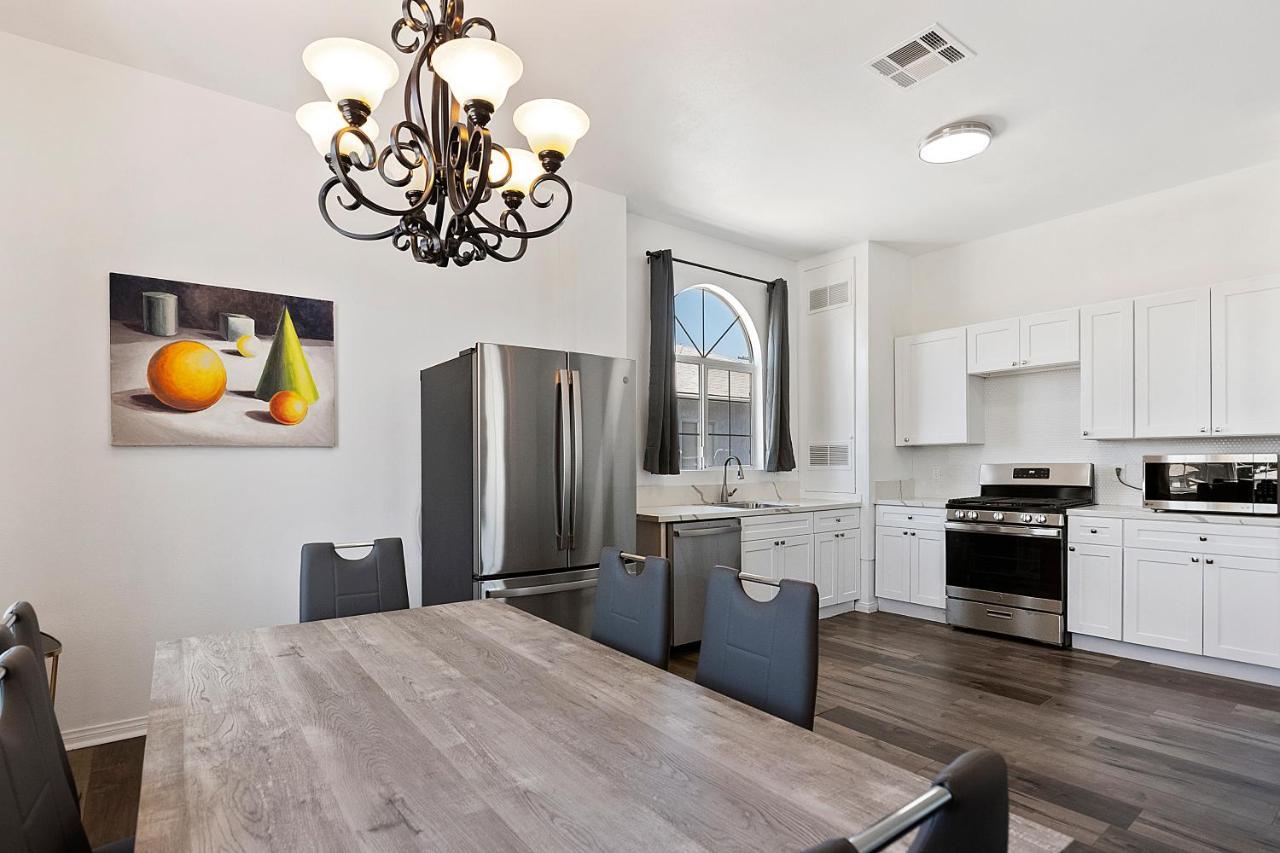 Spacious Private Gated Modern Loft Close To Universal And Hollywood Apartment