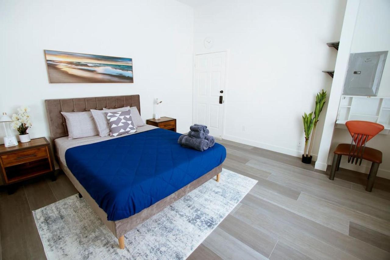 Newly Renovated 4br In La Near Hollywood And Ktown *