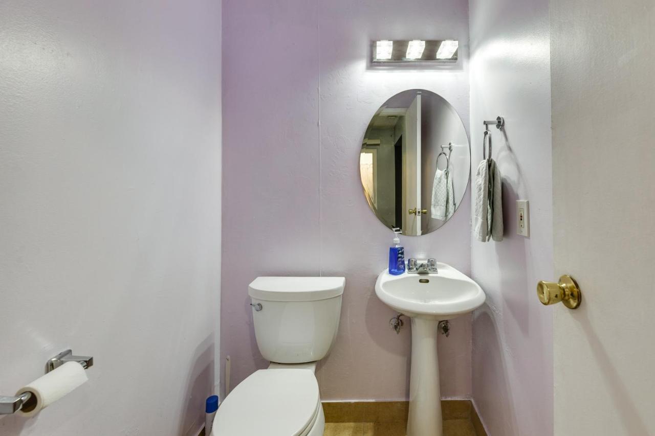 North Hollywood About 3 Mi To Universal Studios! Holiday home