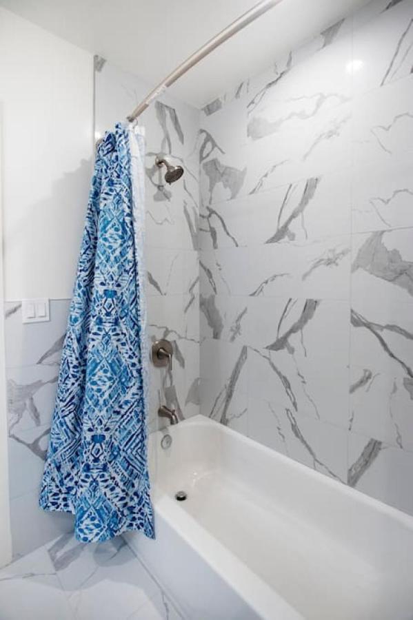 Newly Renovated 4br In La Near Hollywood And Ktown Apartment *
