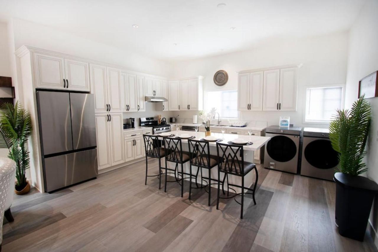 Newly Renovated 4br In La Near Hollywood And Ktown *