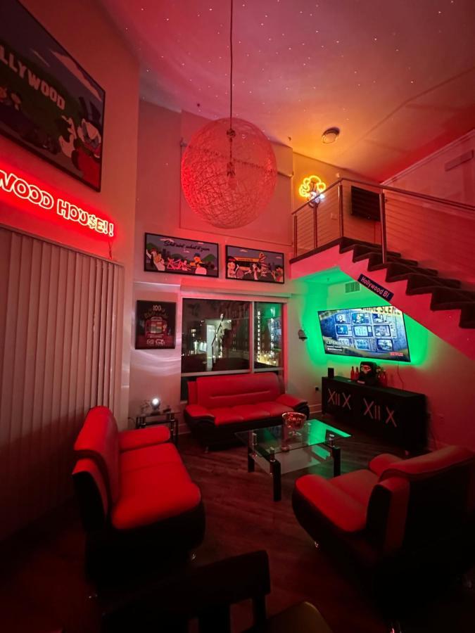 Hollywood House *