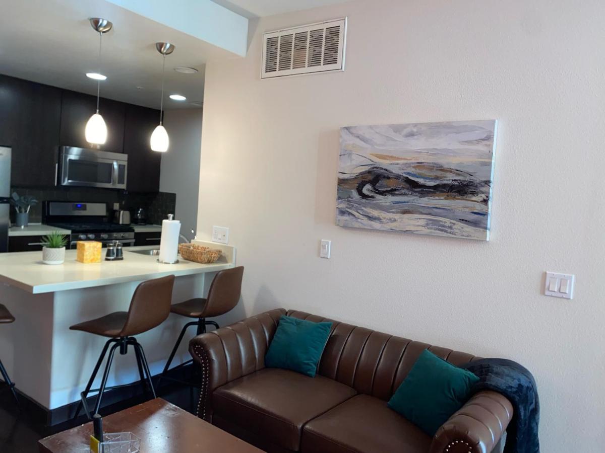 Spacious And Stylish Unit Los Angeles