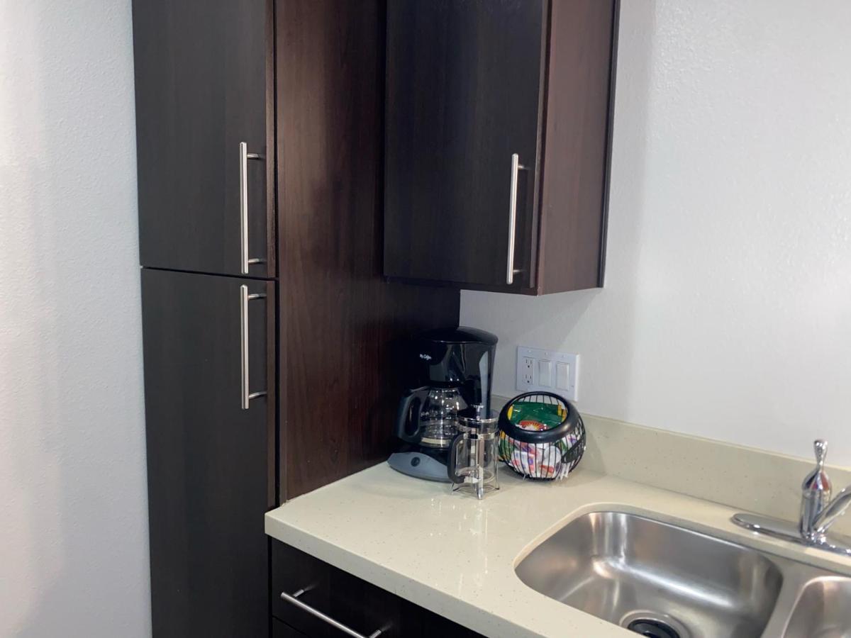 Spacious And Stylish Unit