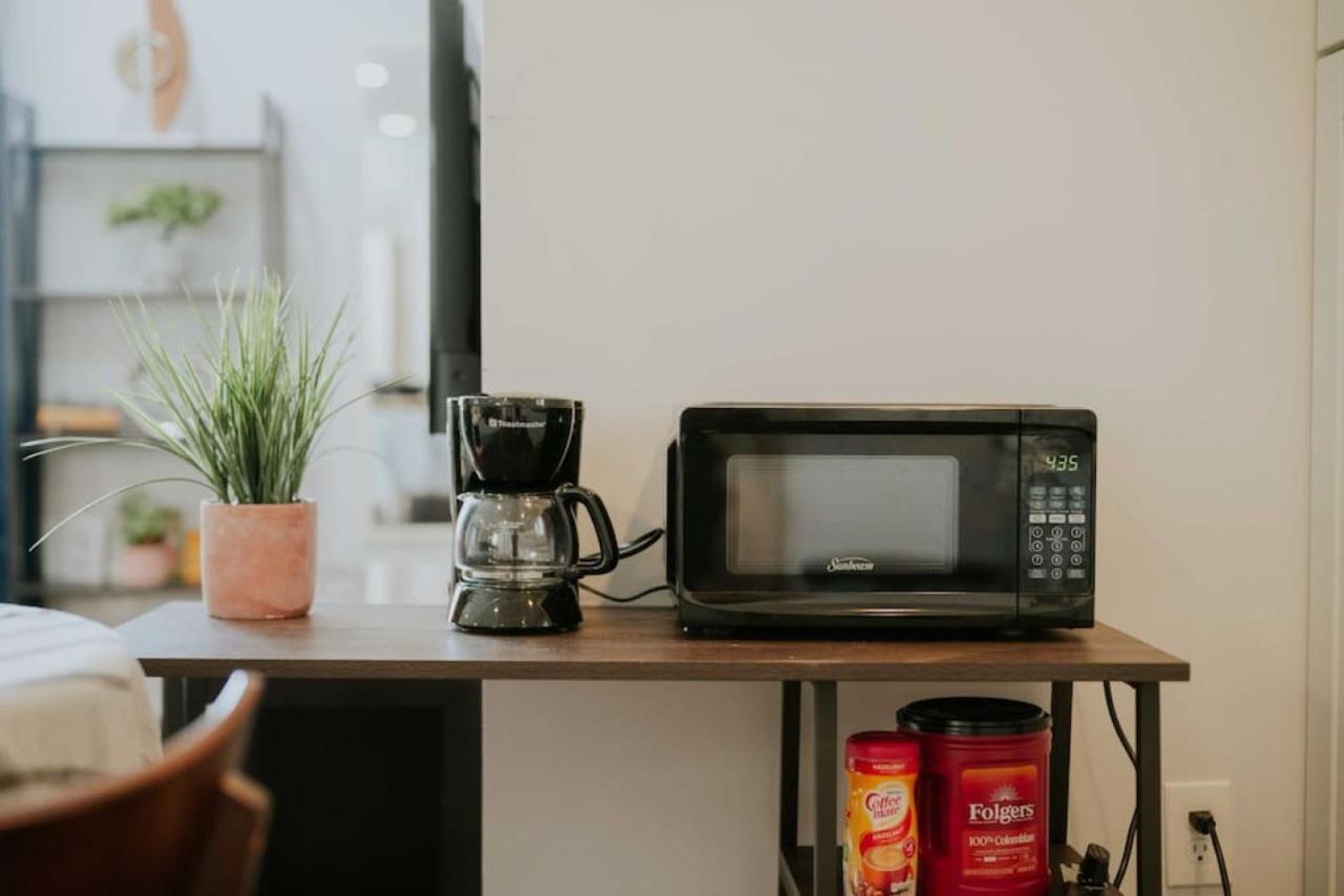 Modern 10 Min Walk To Usc Near Dtla Ktown Holiday home Los Angeles